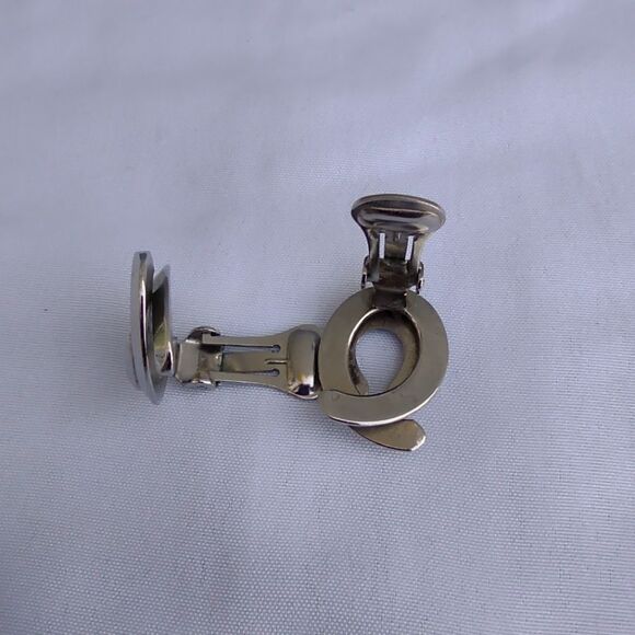 ALICE Silver Tone Swirl Clip On Earrings - Picture 4 of 7